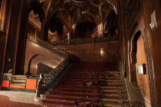 Illustration for article titled Gorgeous Old Movie Theaters That Have Fallen Into Ruin